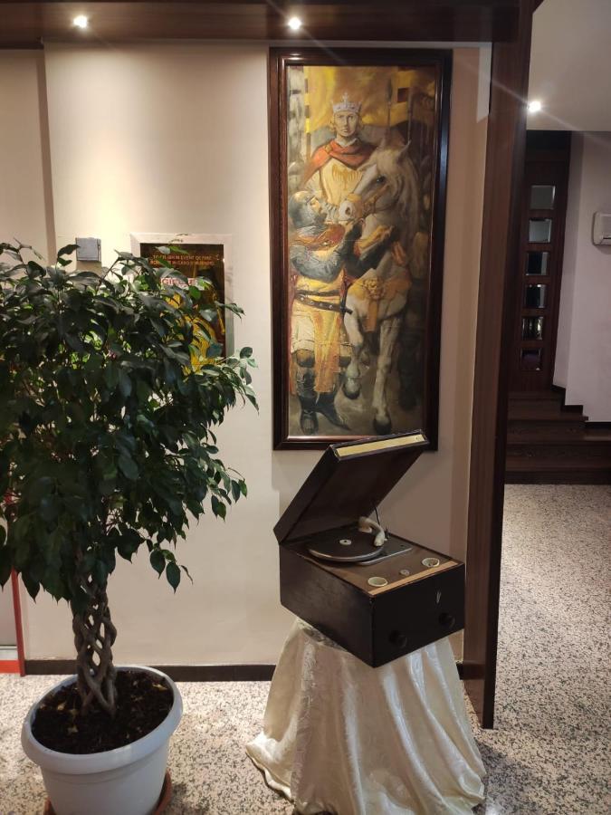 Hotel Svevia Altamura Bagian luar foto
