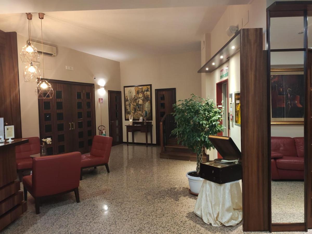 Hotel Svevia Altamura Bagian luar foto