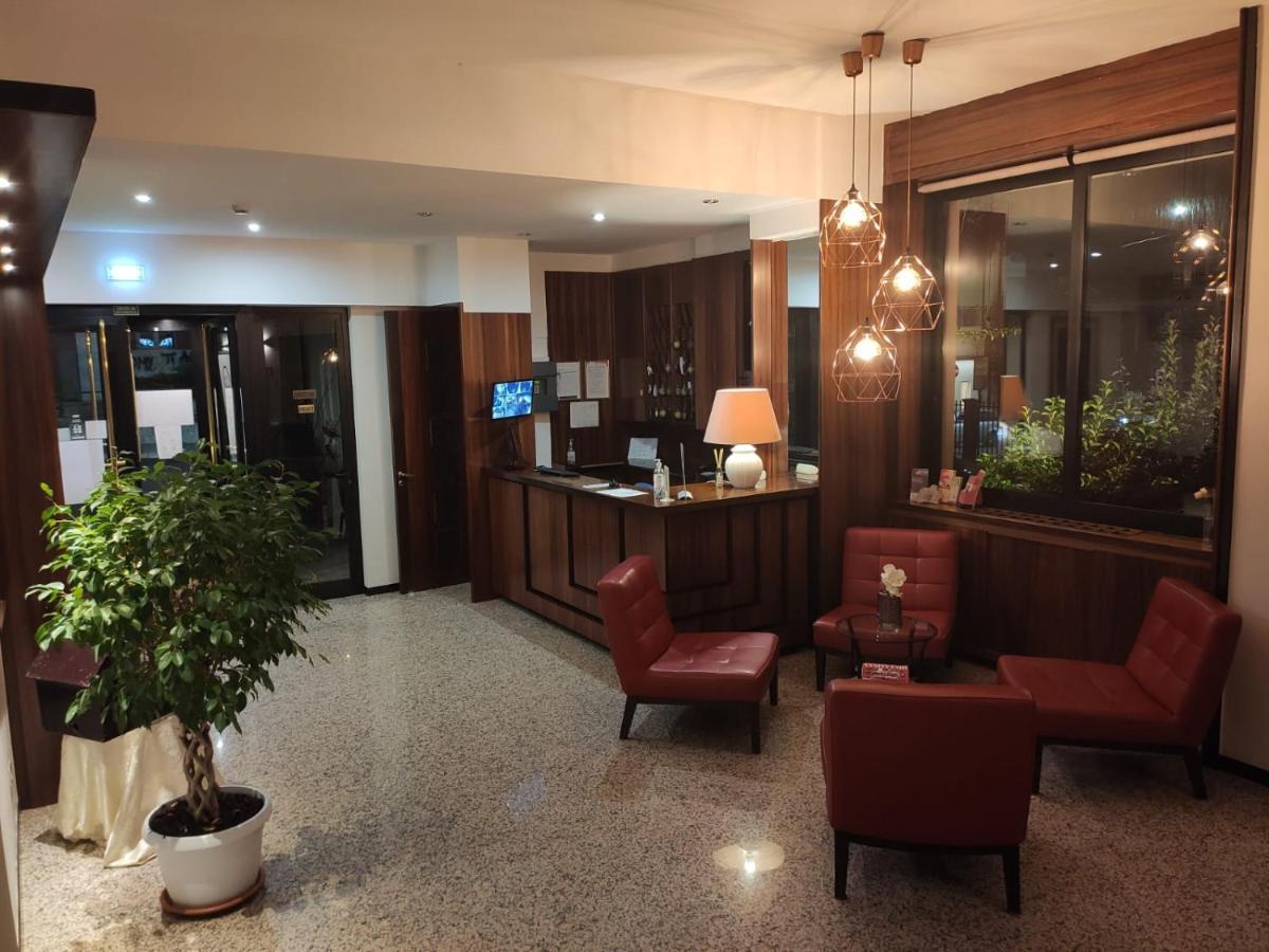 Hotel Svevia Altamura Bagian luar foto