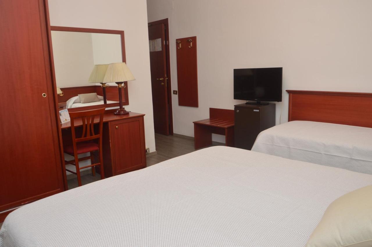 Hotel Svevia Altamura Bagian luar foto