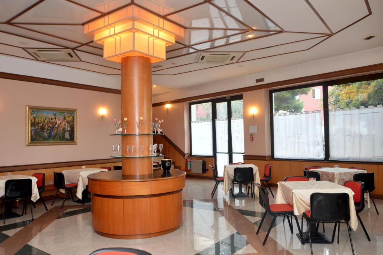 Hotel Svevia Altamura Bagian luar foto