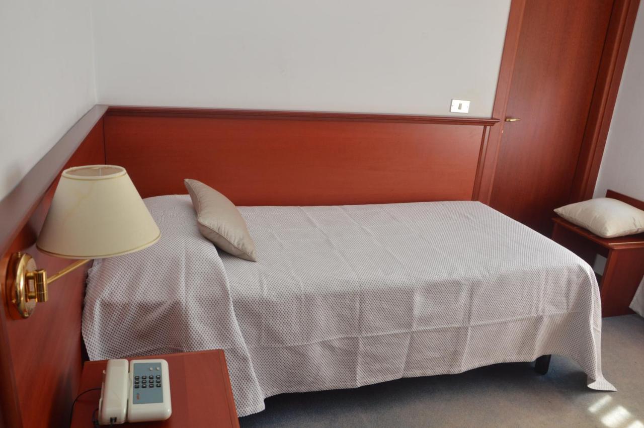 Hotel Svevia Altamura Bagian luar foto