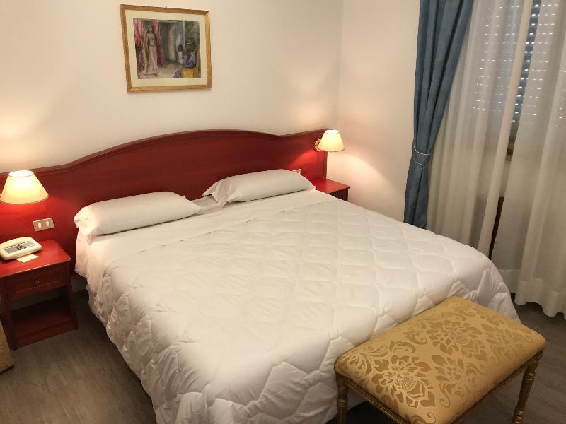 Hotel Svevia Altamura Bagian luar foto