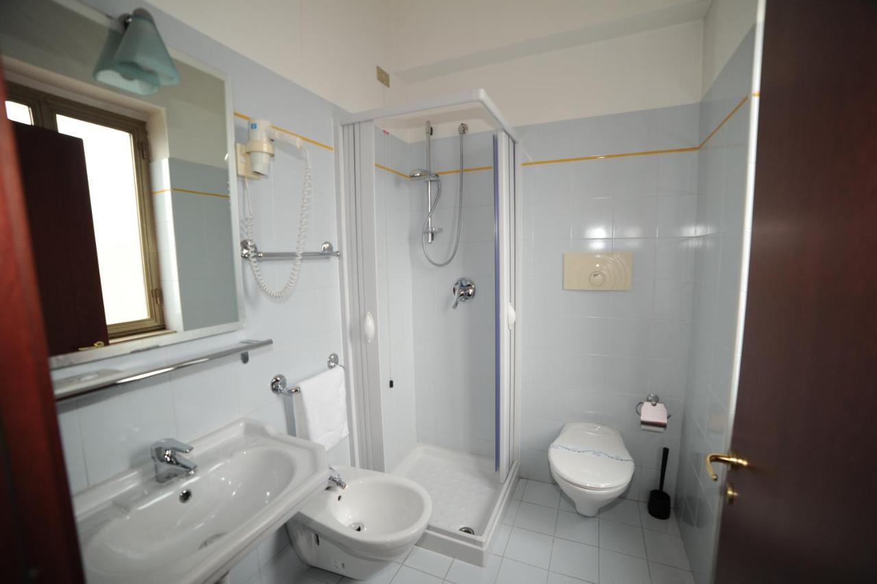 Hotel Svevia Altamura Bagian luar foto