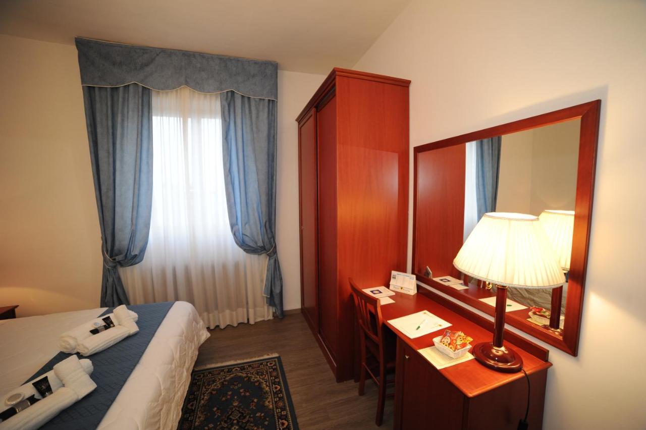 Hotel Svevia Altamura Bagian luar foto