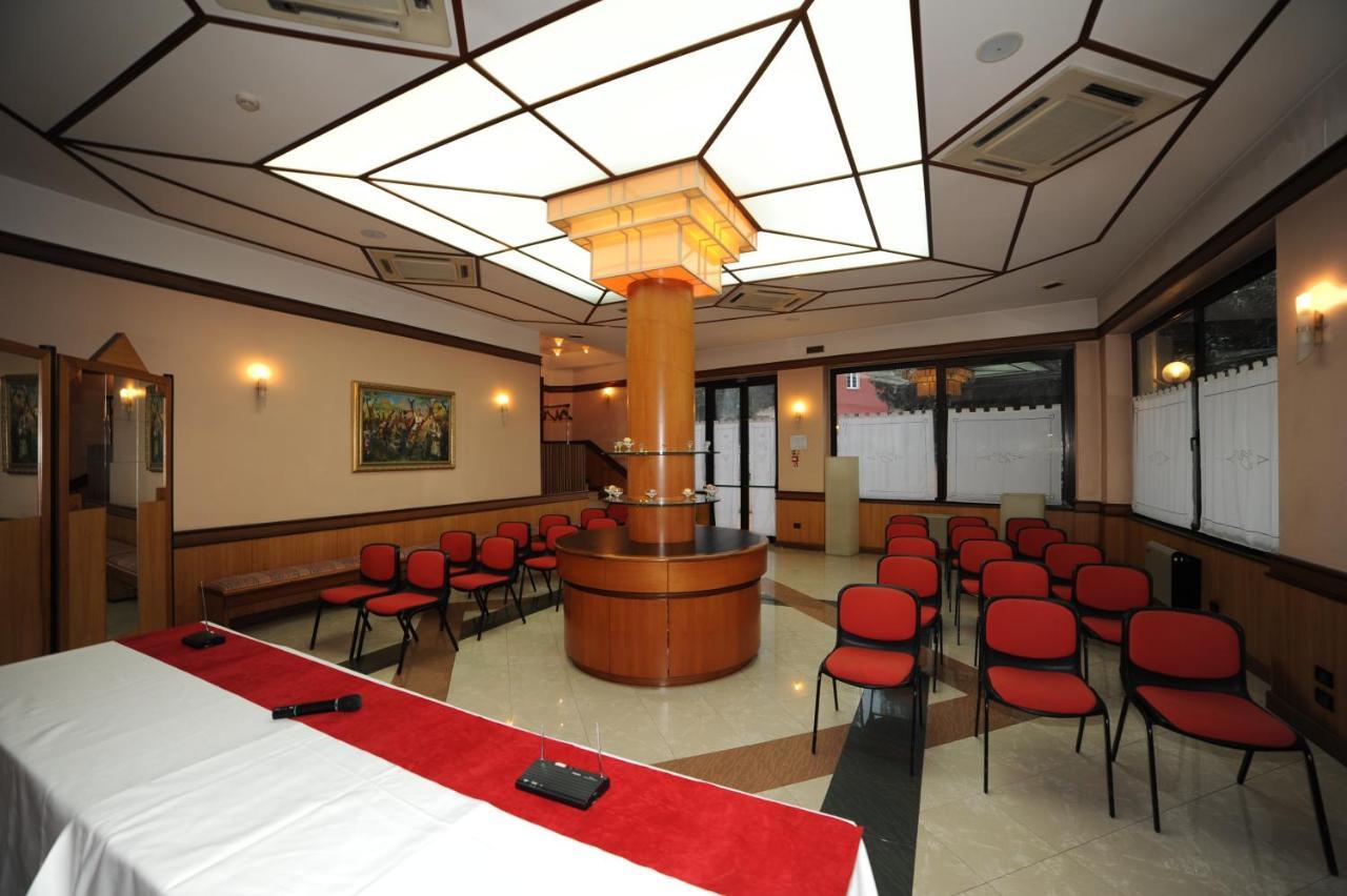 Hotel Svevia Altamura Bagian luar foto